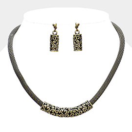 Embossed Metal Mesh Chain Necklace