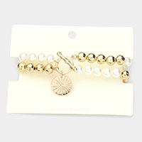 Stone Centered Metal Disc Charm Pearl Stretch Bracelet