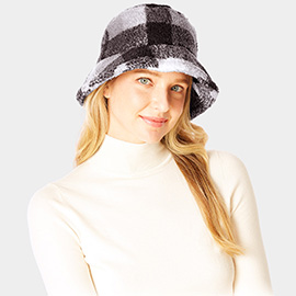 Check Patterned Faux Fur Bucket Hat