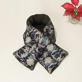 Camouflage Patterned Reversible Puffer Sherpa Pull Through Scarf