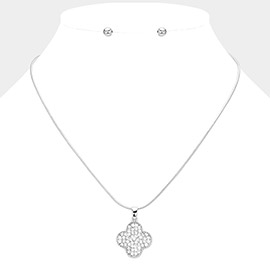 Stone Paved Quatrefoil Pendant Necklace