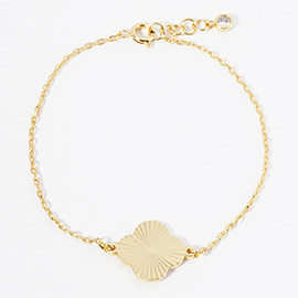 Gold Dipped Textured Metal Quatrefoil Pointed Bracelet