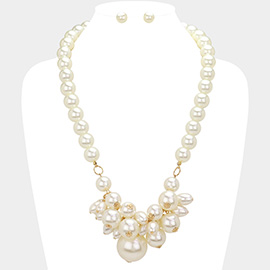 Chunky Pearl Cluster Pointed Necklace