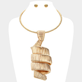 Oversized Metal Wire Wrapped Spiral Accented Statement Necklace