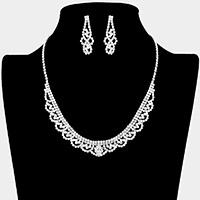 Floral Rhinestone Necklace