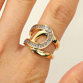 SECRET BOX_Stainless Steel Baguette Stone Accent Bold Twist Ring