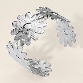 SECRET BOX_Stainless Steel Playful Floral Cuff Bracelet