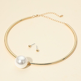 Bold Pearl Statement Choker Necklace