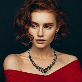 Elegant Teardrop Stone Cluster Accent Rhinestone Embellished Necklace