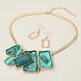 Geometric Enamel Rectangular Plate Beaded Necklace